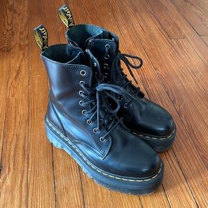 Dr Martens platform boots sz 7 EUC black